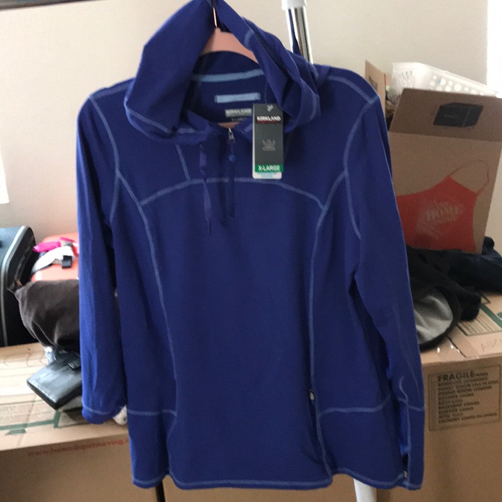 Performance Pullover